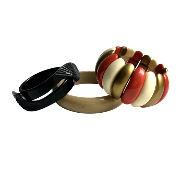 A Dozen Lucite, Plastic, & Celluloid  Bangle Bracelets, Cuffs, Stretchies - Picture 8 of 14